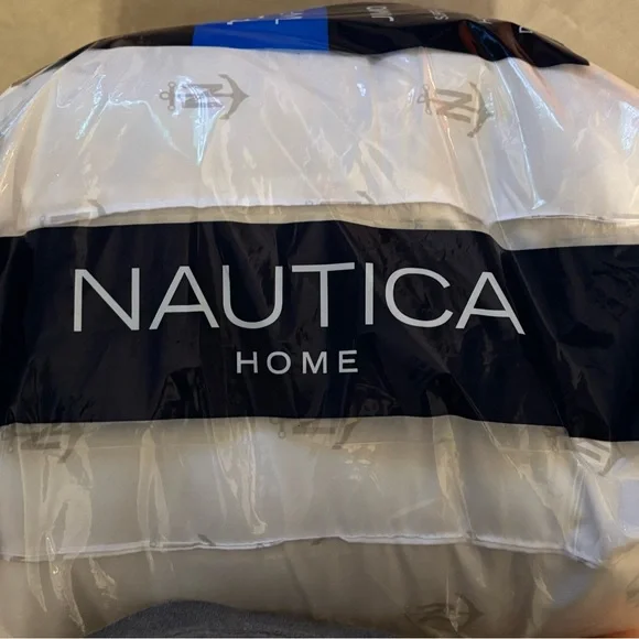 NWT Nautica True Comfort Jumbo Pillows in packaging! - Picture 4 of 11